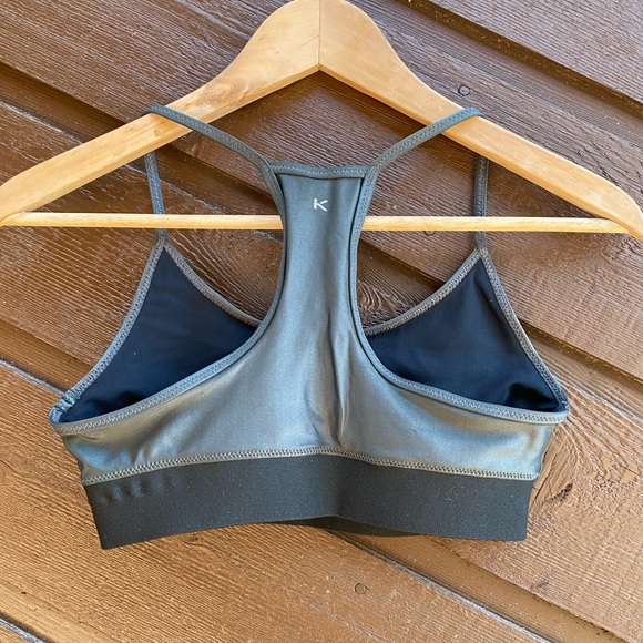 KORAL Sports Bra & Capri Leggings Set Gunmetal Lustrous Liquid Sheen Small - Picture 7 of 14